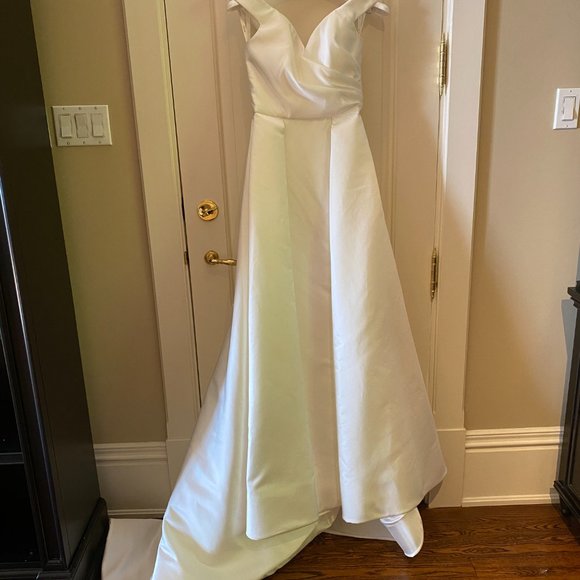 NEW W/TAGS WEDDING DRESS KLEINFELD- Off the Shoulder Satin Gown by Rita Venieris - Picture 5 of 10